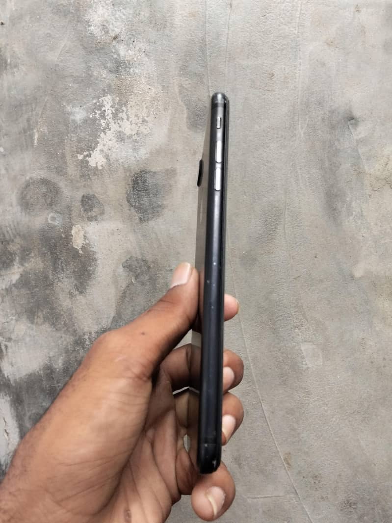 Apple iPhone 7 Plus 4