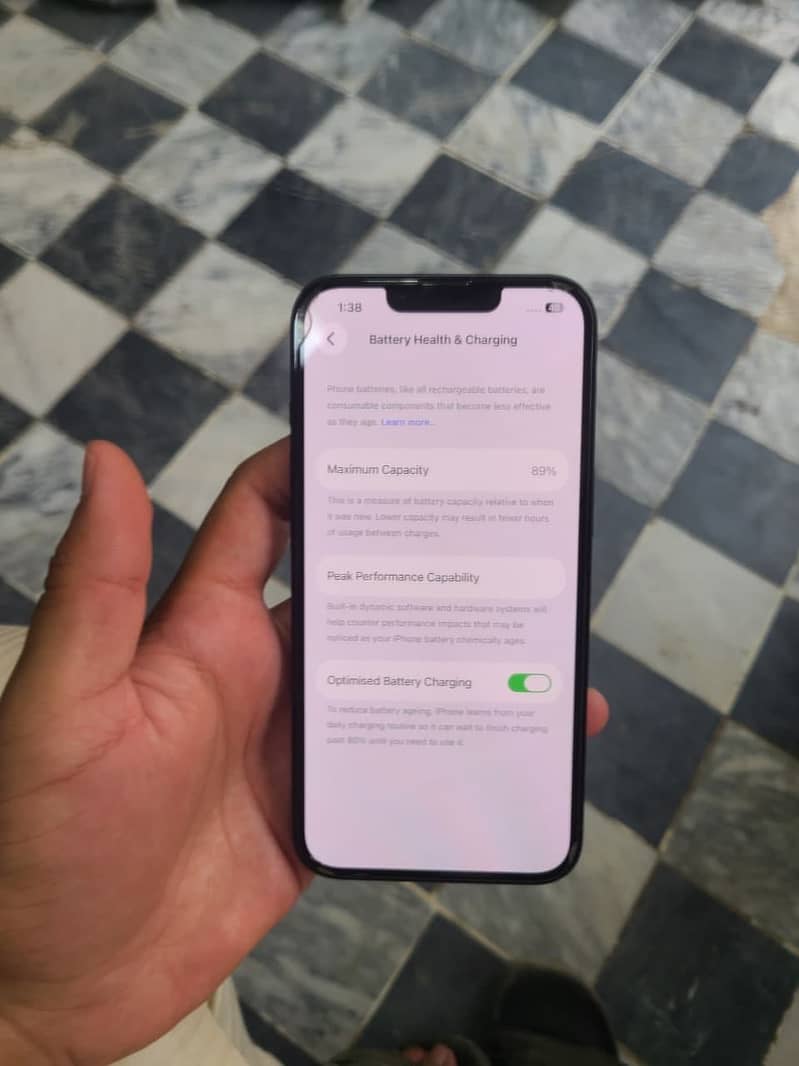 Apple iPhone 13 1