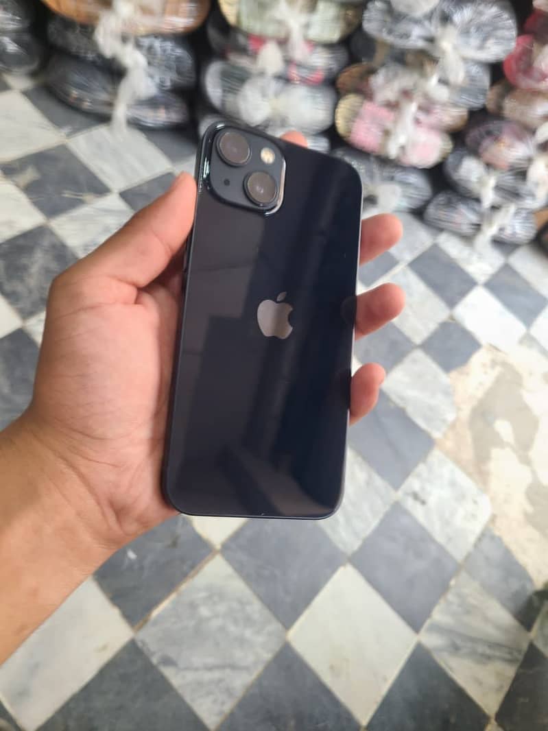Apple iPhone 13 5