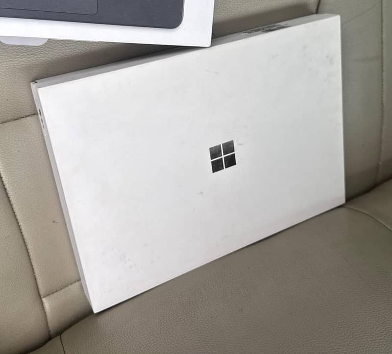 Microsoft surface copilot+PC 6