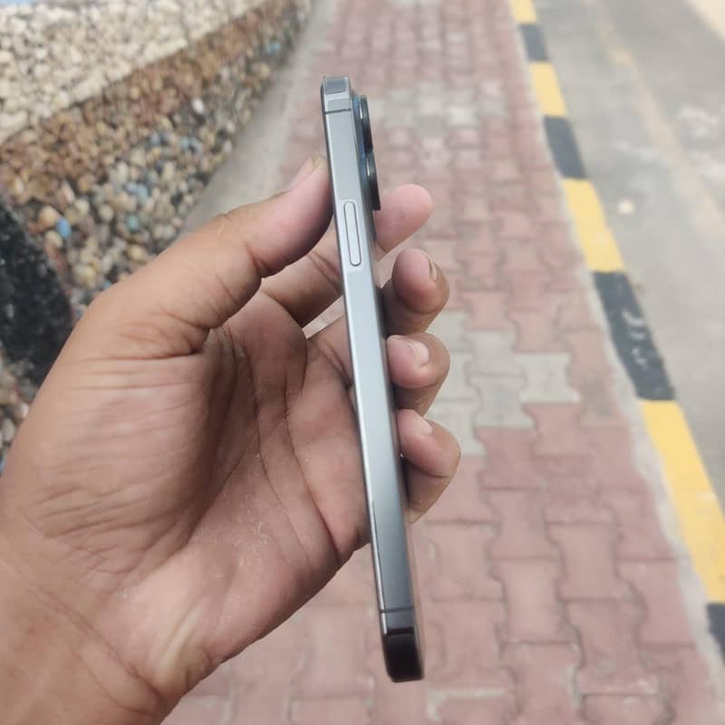 Apple iPhone 13 Pro Max 3
