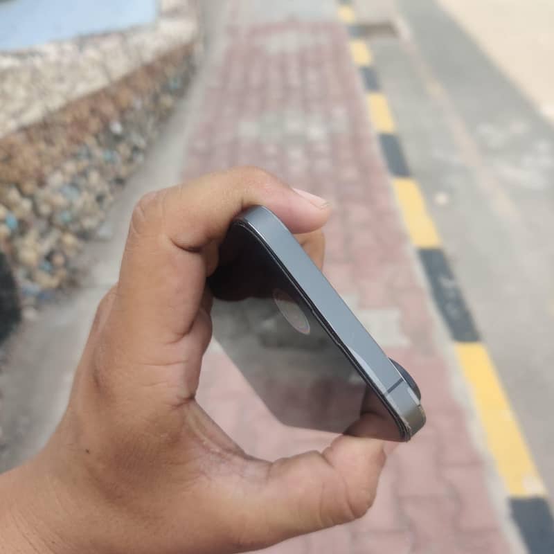 Apple iPhone 13 Pro Max 5