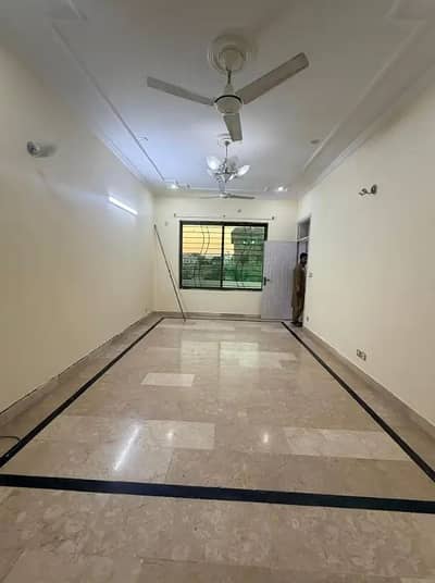 G 13 7 MARLA UPAR POYTION AVAILABLE FOR RENT