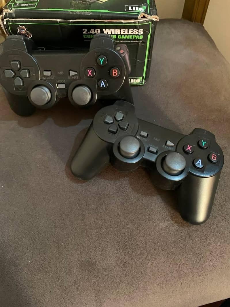 2.4G wireless  controller gamepad. 3