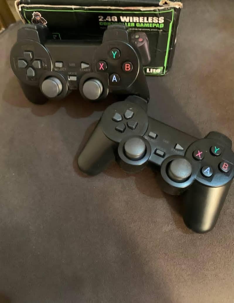 2.4G wireless  controller gamepad. 5