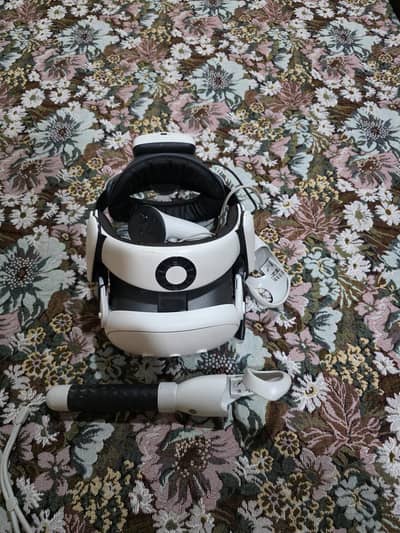 Meta Quest 3 512 GB with Bobo vr s3 pro and and controller accessories