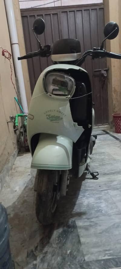 seige electric scooty