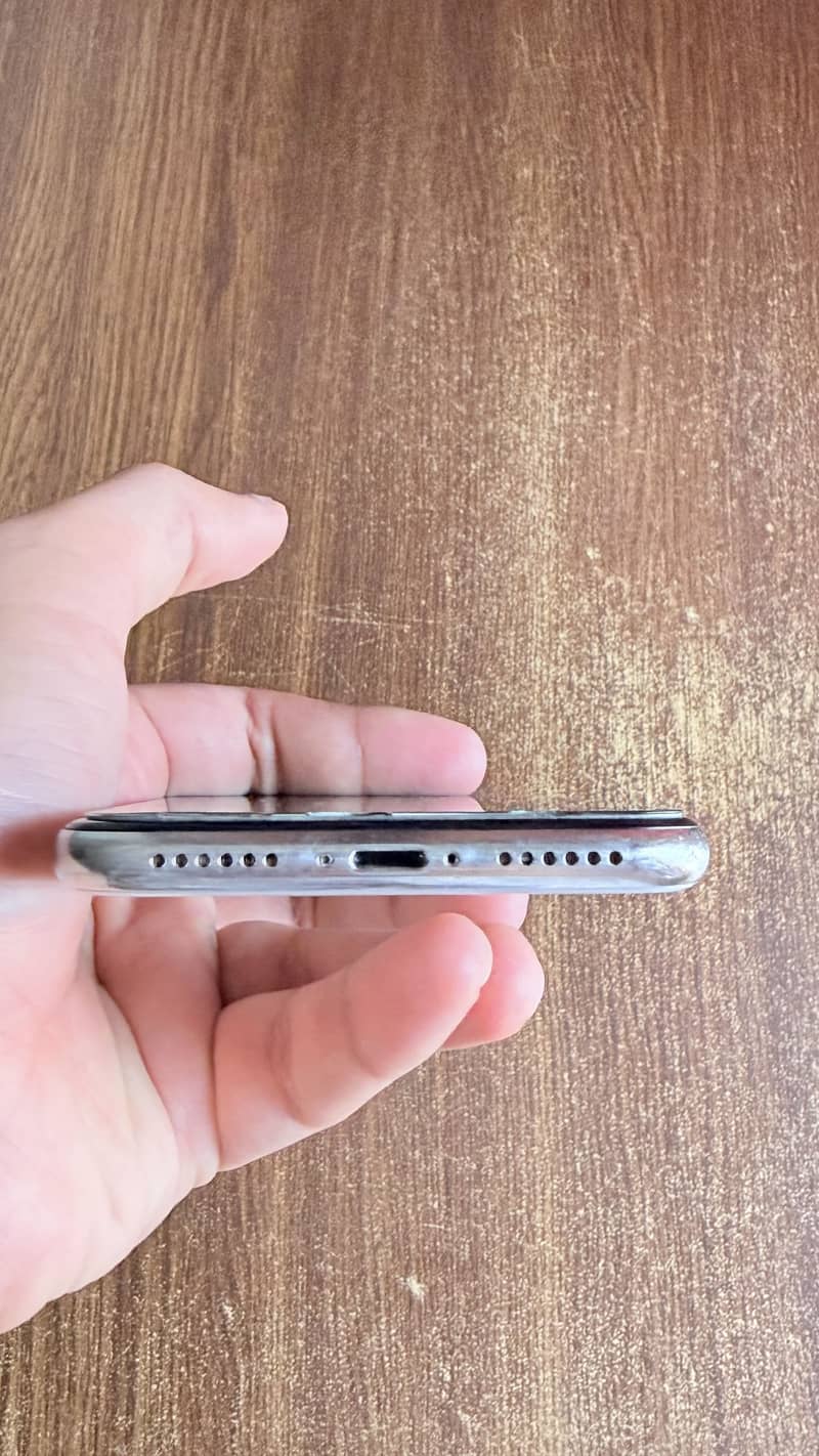 Apple iPhone X 6