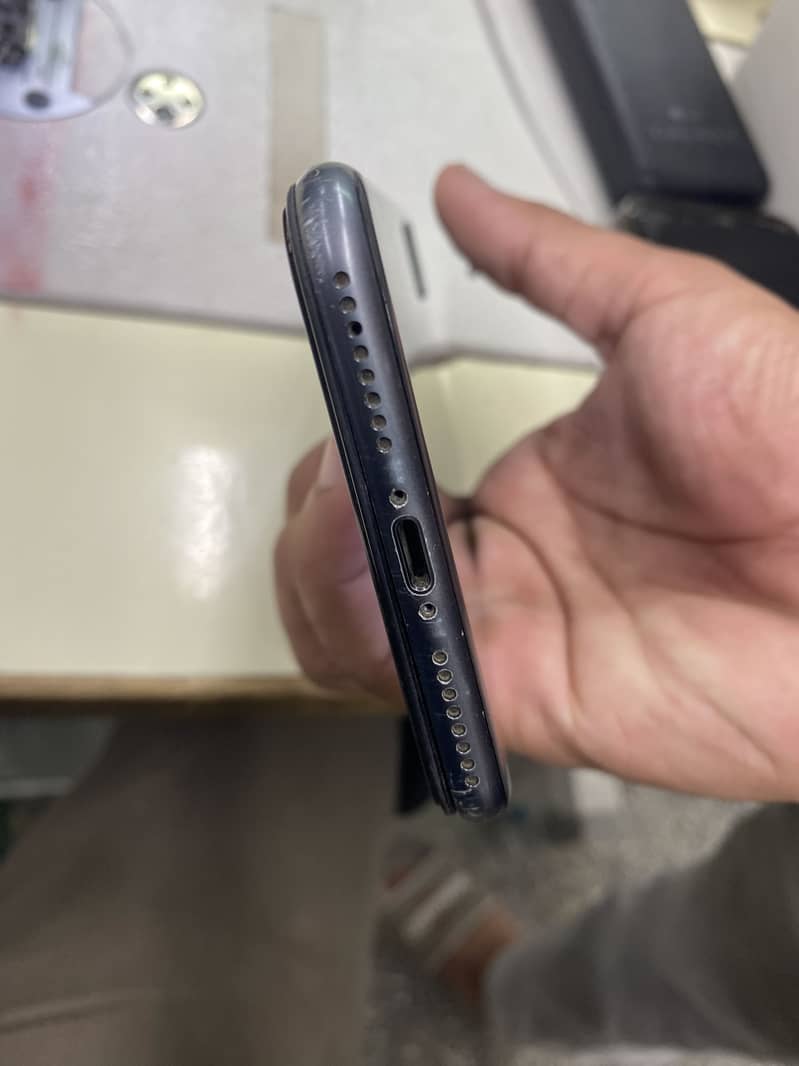 Apple iPhone 8 Plus 4