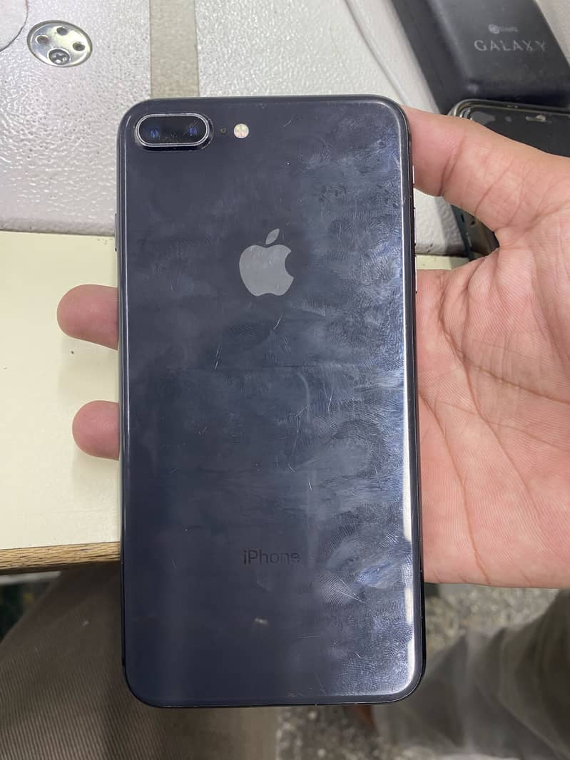 Apple iPhone 8 Plus 7
