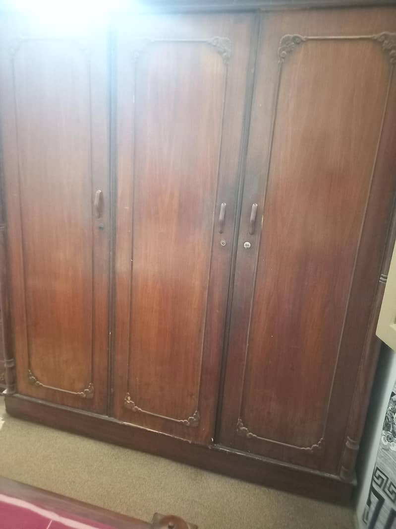 3 Door Wardrobe 1