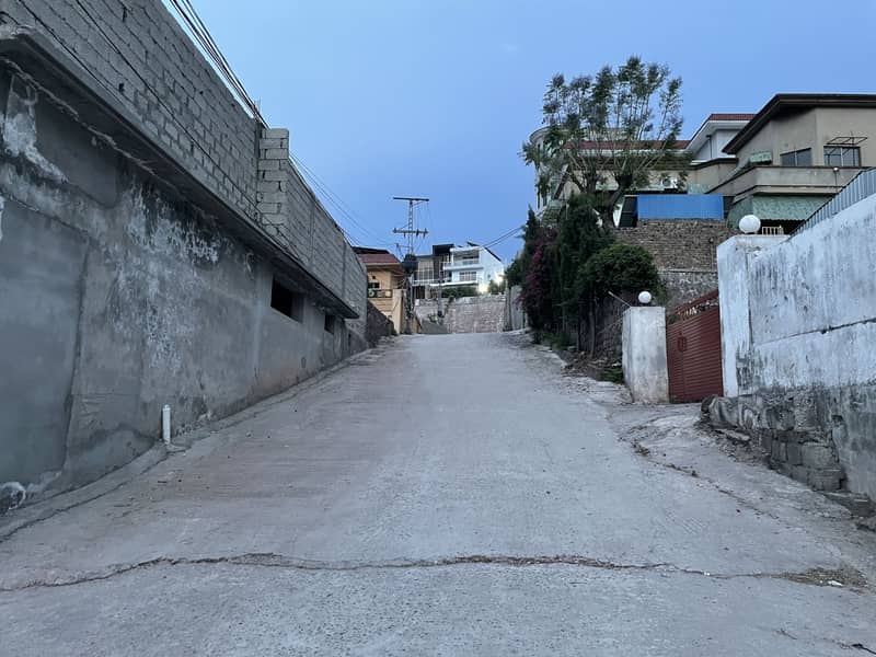 Upper Bani Gala Margalla View Plot 1
