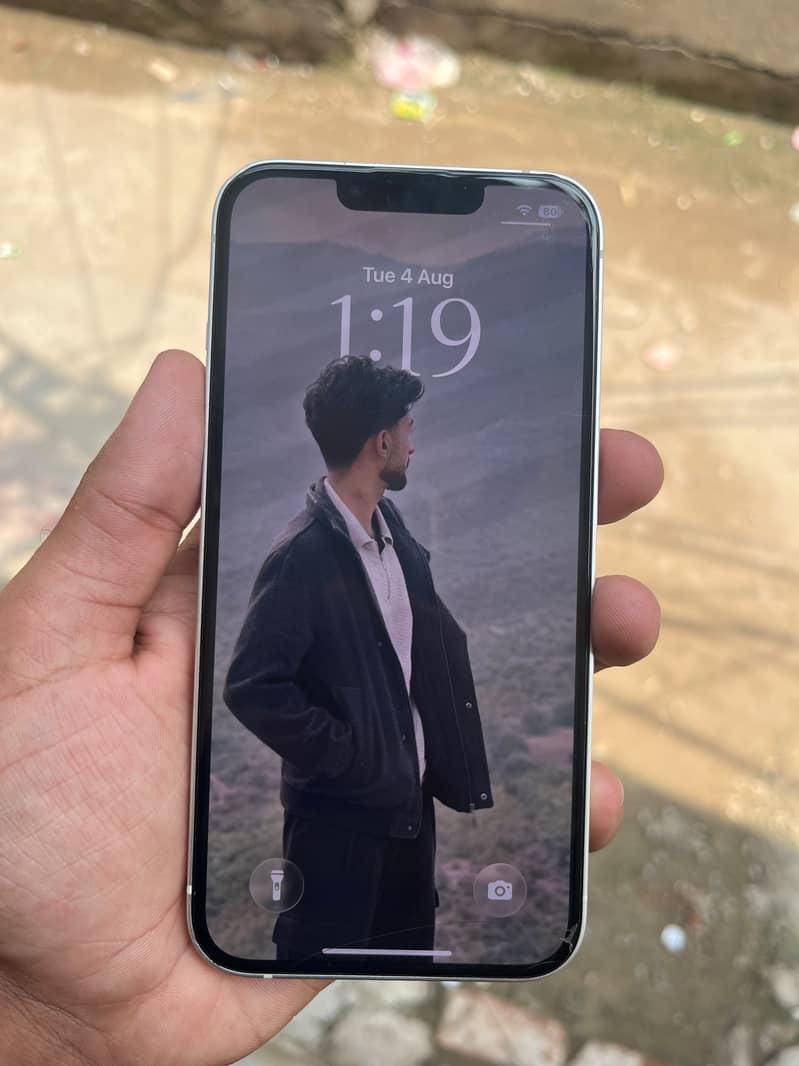 Apple iPhone 13 5