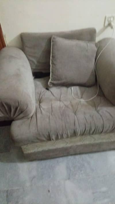 selling sofa set