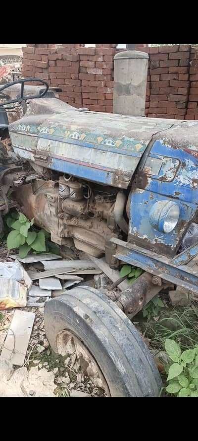 for sale tractor  Condition used Ford tractor 4000 num 03215410535