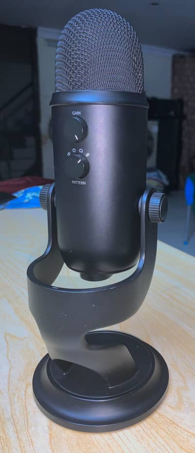 Blue Yeti Microphone for Streaming, Podcasting & Gaming