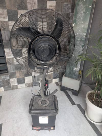 Pedestal mist fan