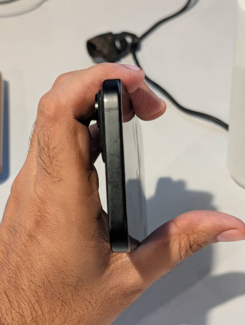 Apple iPhone 15 3