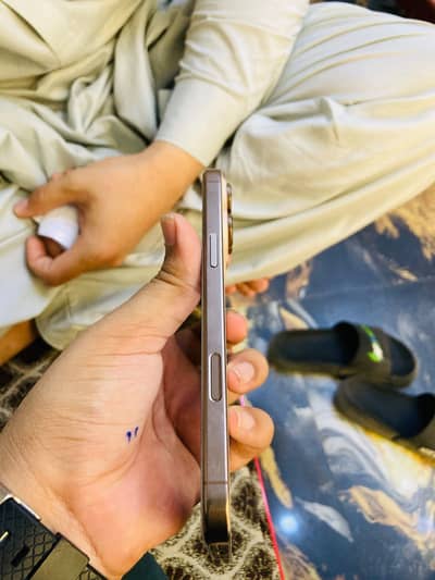 Apple iPhone 16 Pro Max jv