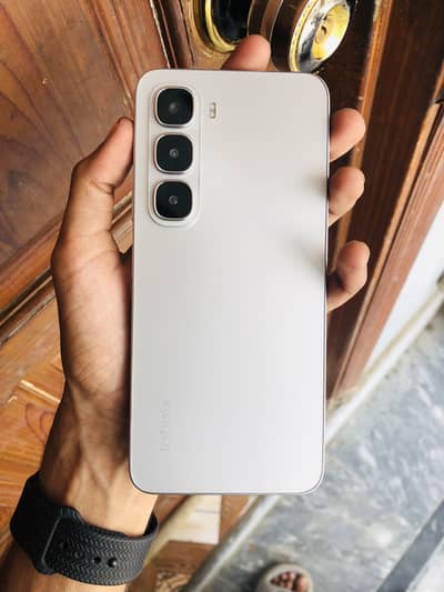 Infinix 60i  Model RAm ( 6+4) GB 128 )  10by10 mobile