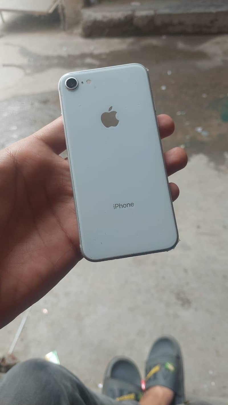 Apple iPhone 8 3