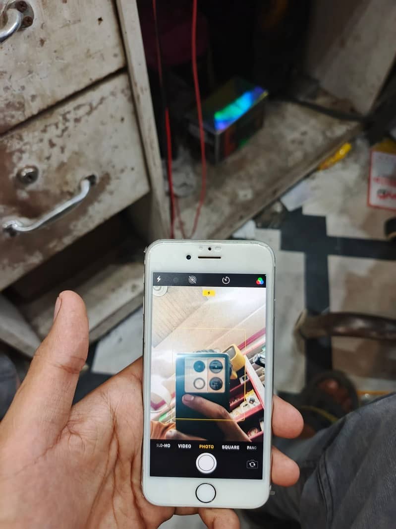 Apple iPhone 8 4