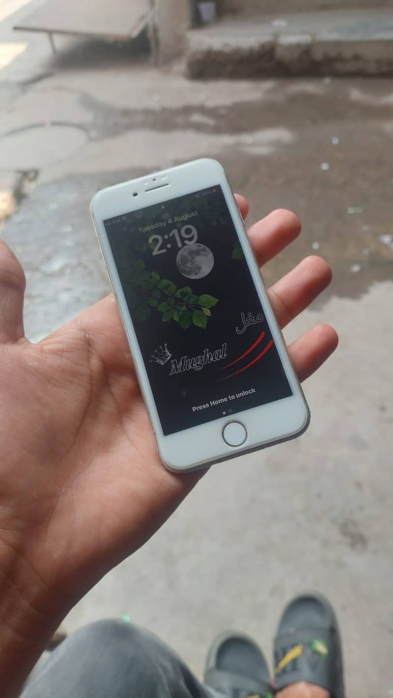 Apple iPhone 8 6