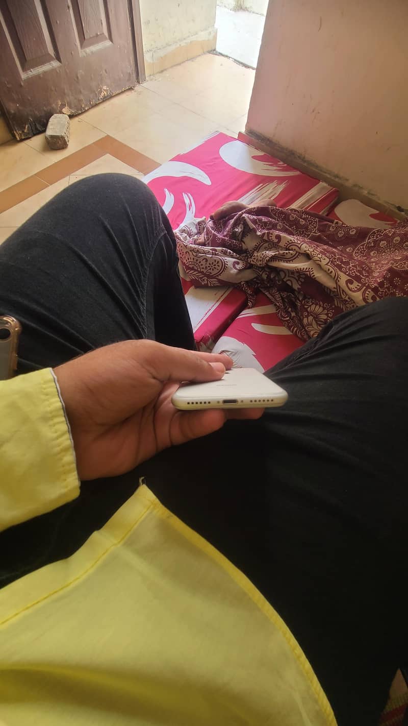 Apple iPhone 7 3