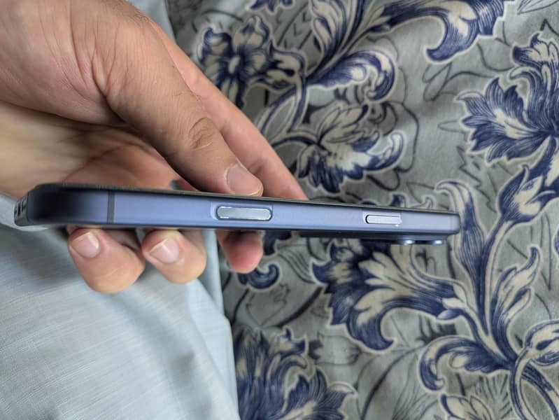 Apple iPhone 17 Pro Max 4