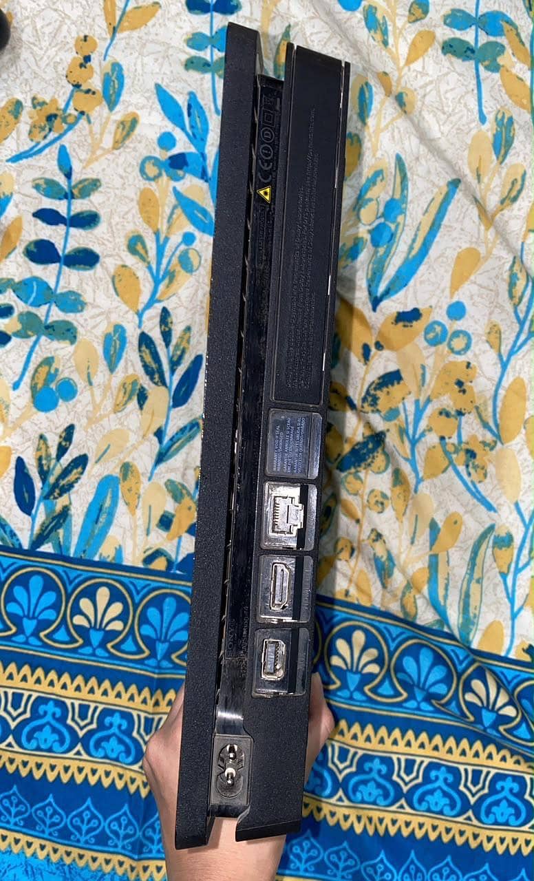 ps4 slim 2