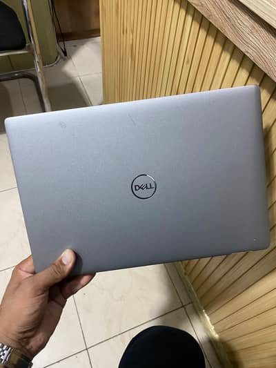 Dell latitude 5330 Intel Core i5 12th Gen 16/256 Intel Core i5
