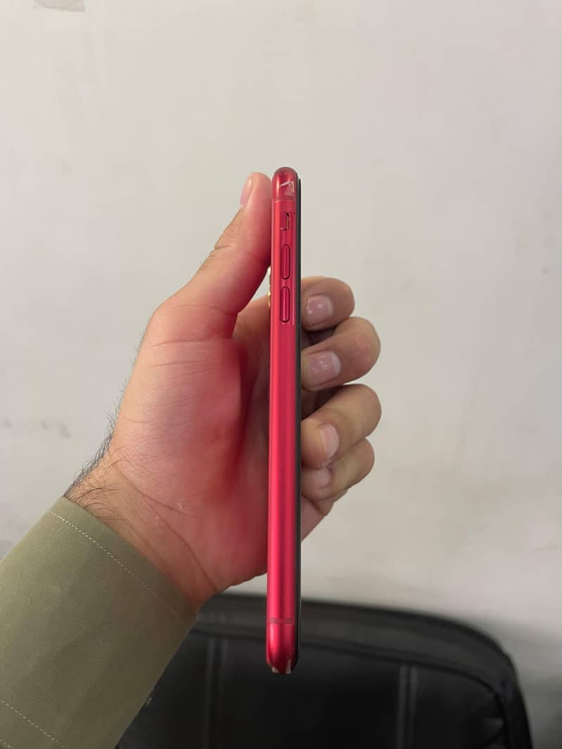 Apple iPhone 11 3