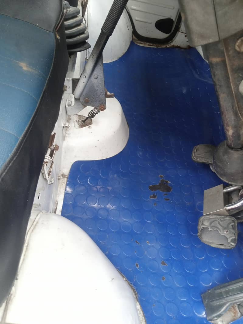 Suzuki Bolan 2012 5