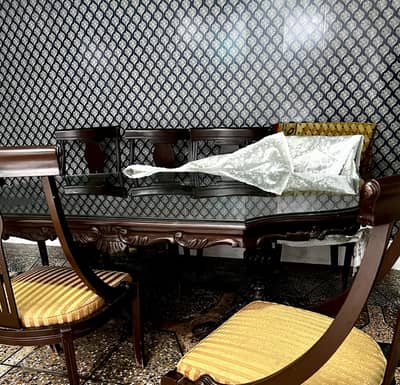 Wooden 6 seater Dinning Table - URGENT SALE 03365472015