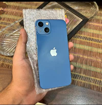 Apple iPhone 13