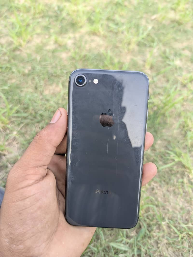 Apple iPhone 8 3