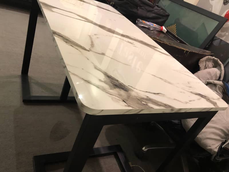 dinnig table 4/2 0