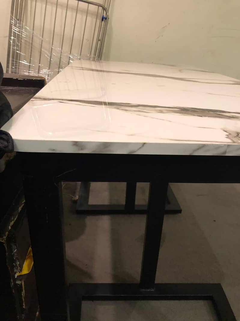 dinnig table 4/2 3
