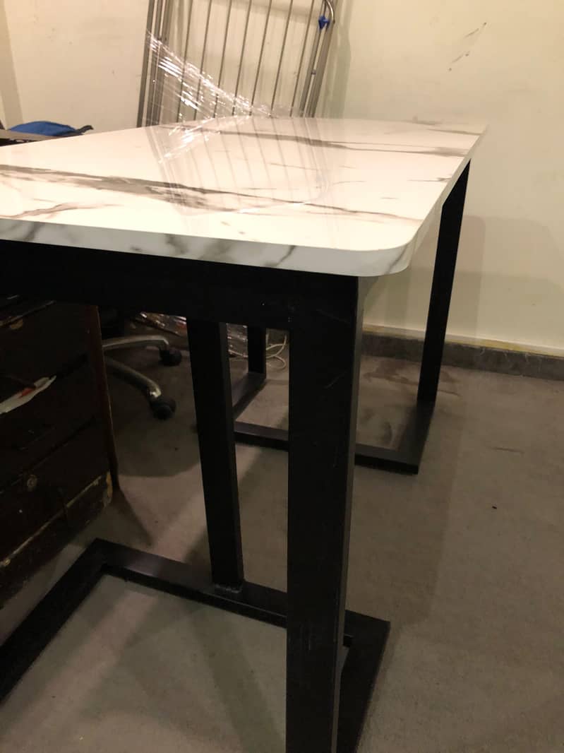 dinnig table 4/2 5