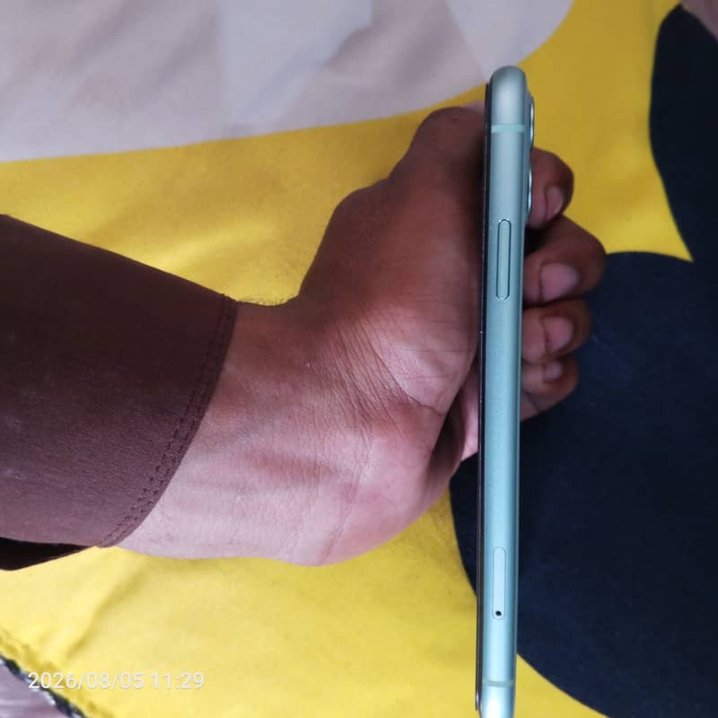 Apple iPhone 11 3