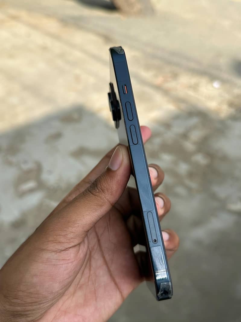 Apple iPhone 13 1