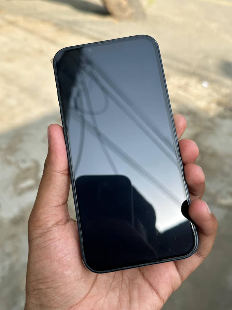 Apple iPhone 13 2