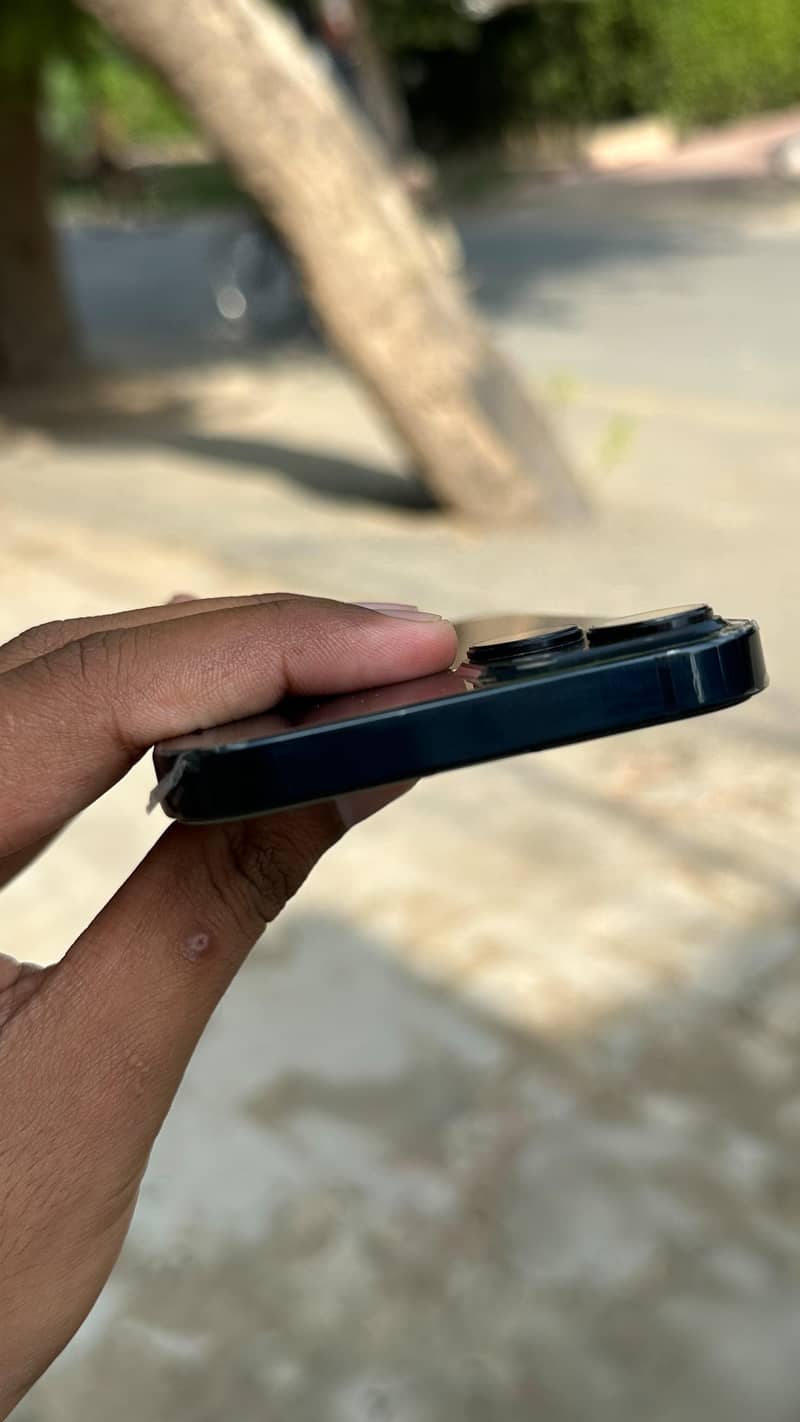 Apple iPhone 13 3