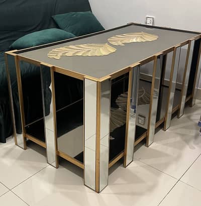 Elegant Gold Mirrored Console Table
