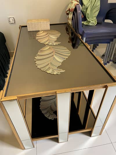 Elegant Gold Mirrored Console Table