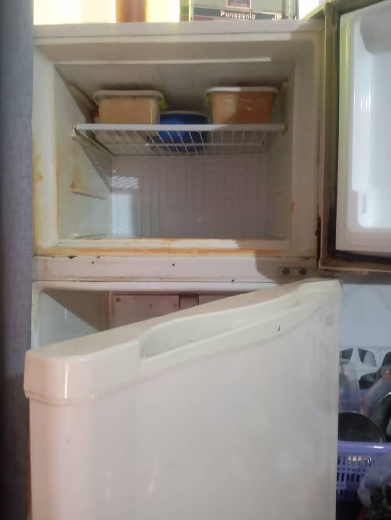 dawlance fridge 1