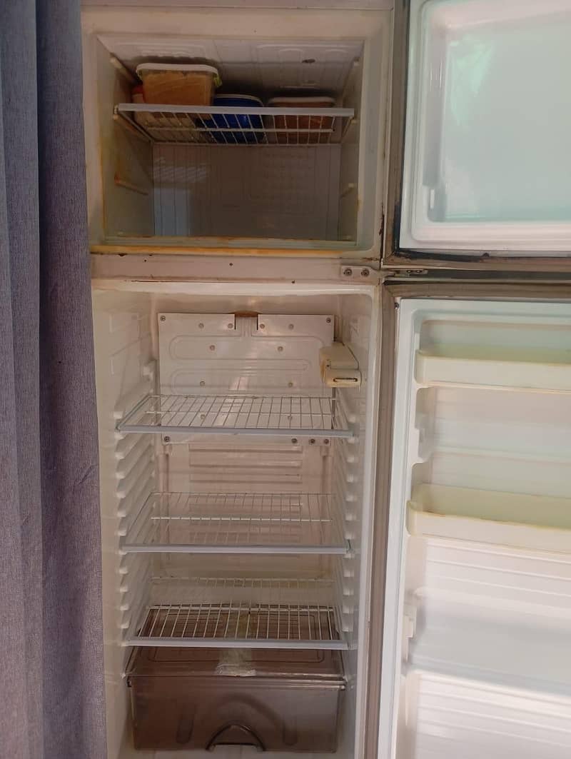 dawlance fridge 6