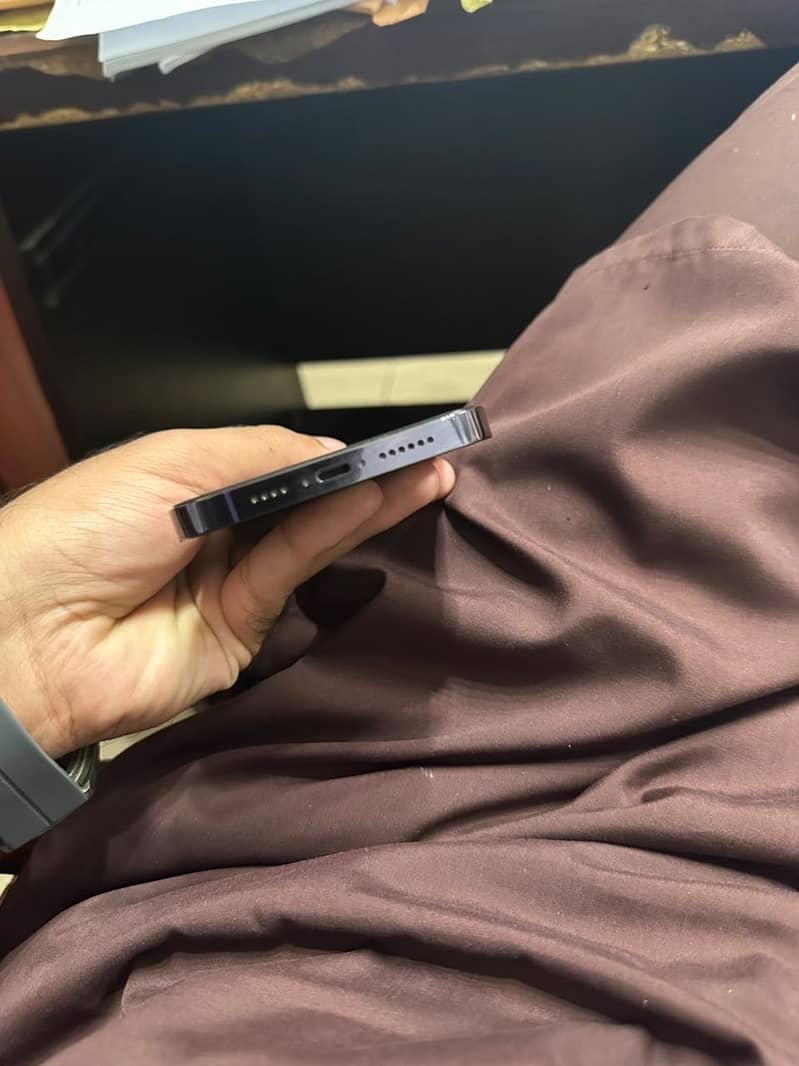 Apple iPhone 14 Pro Max 1