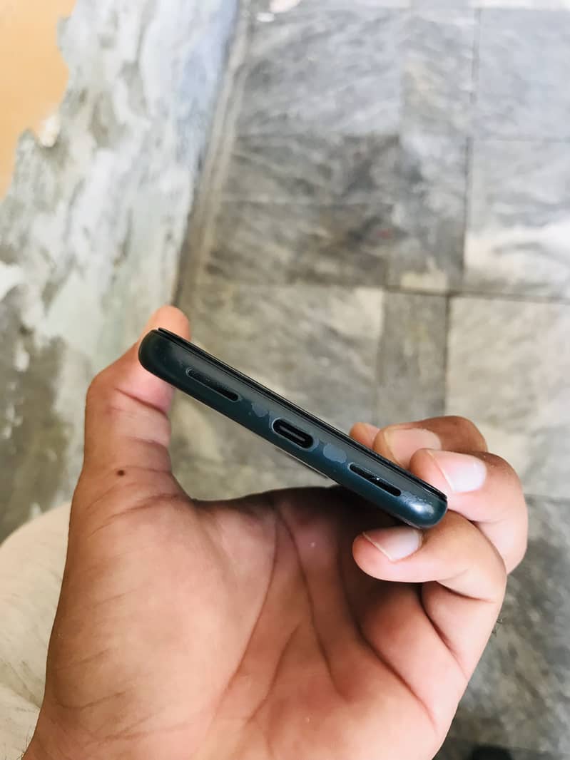 Google Pixel 5a 3
