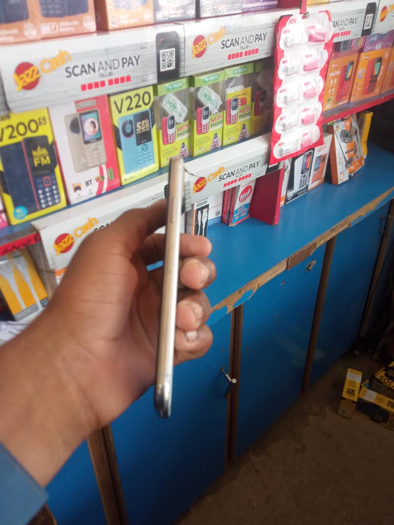 Apple iPhone X 2